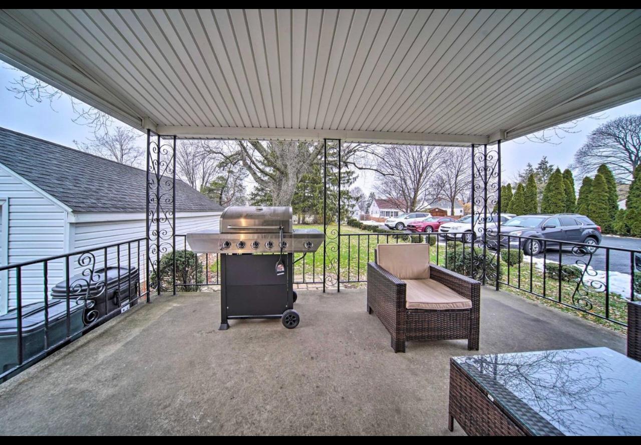 Modern Home • Family Friendly • Grill • Fireplace Erie Exterior photo